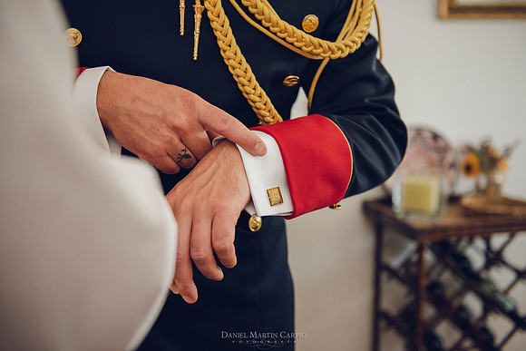 Reportaje fotográfico de boda en la  Parroquia De Santa Andrés de Toledo celebrado Cigarral de Hierbabuena.
