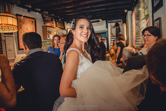 Reportaje fotográfico de boda en la  Parroquia De Santa Andrés de Toledo celebrado Cigarral de Hierbabuena.