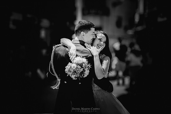 Reportaje fotográfico de boda en la  Parroquia De Santa Andrés de Toledo celebrado Cigarral de Hierbabuena.
