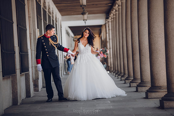 Reportaje fotográfico de boda en la  Parroquia De Santa Andrés de Toledo celebrado Cigarral de Hierbabuena.