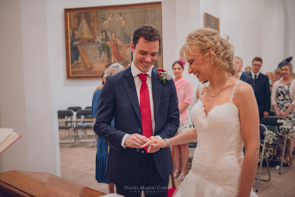 Reportaje fotográfico de boda sw  Azahara y Adrian  en Iglesia de San Lucas de Toledo celebrado Cigarral el Bosque de Toledo  el 29/06/2019.